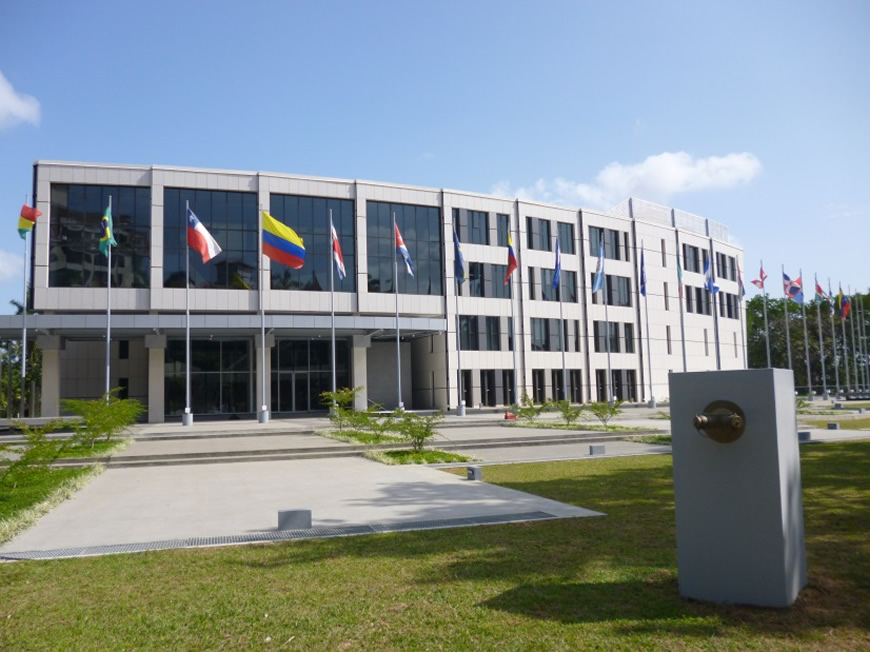 vitrina_institucional_parlamento_013