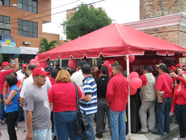 MILITANTES-DEL-PSUV-C