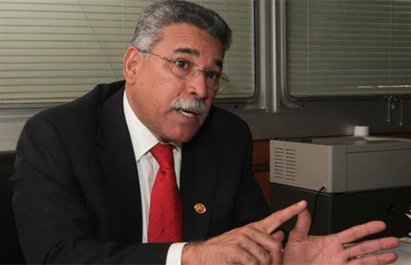 angel-rodriguez-parlatino20150210041441101614412015030205490902174909