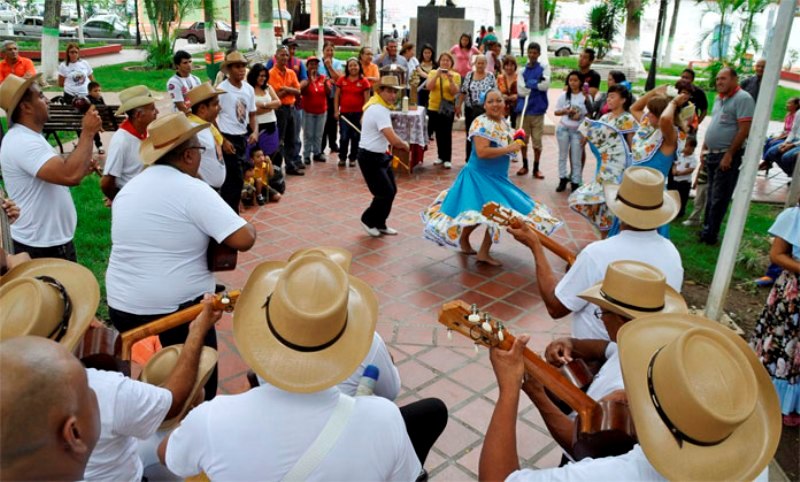 Bailando-Tamunangue-para-el-santo