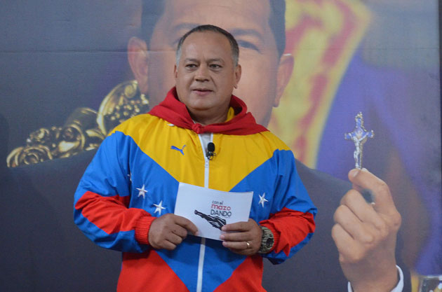 con el mazo foto