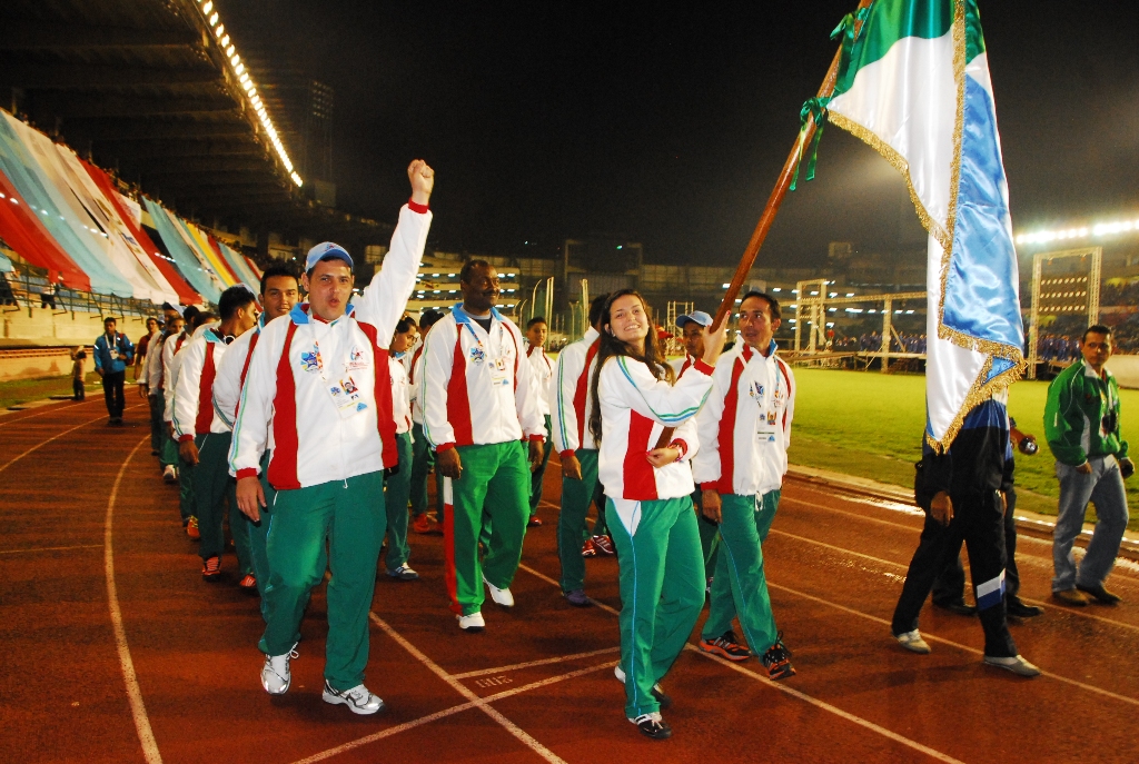 GOBERNADOR JUNTO A LOS ATLETAS MERIDEÑOS - JDNJ 2013