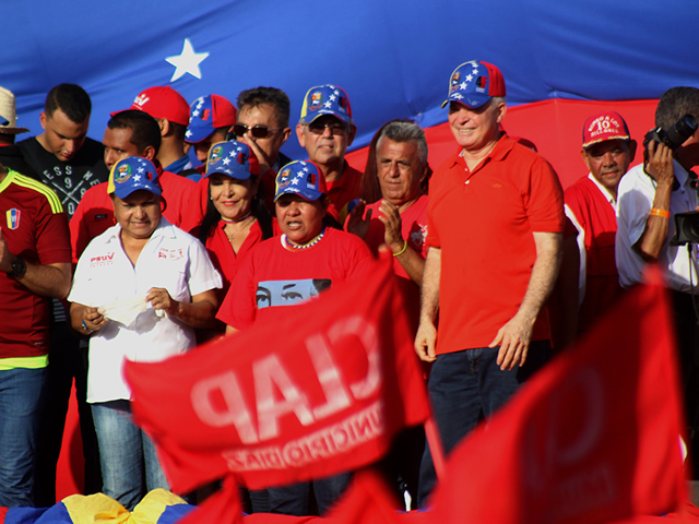 PSUV- DEVELAN ESCULTURA DE CHAVEZ