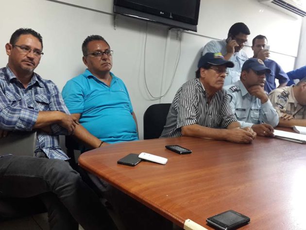 foto-1-reunion-sindicato-de-trasnporte-y-estudiantes-630x473