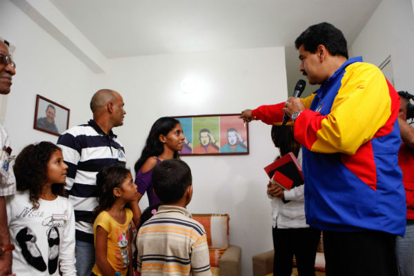 presidente-de-venezuela-nicols-maduro-entrega-viviendas-en-vargas-6