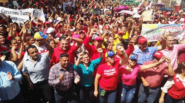 Candidatos por el PSUV en primera fila de la mano con el pueblo