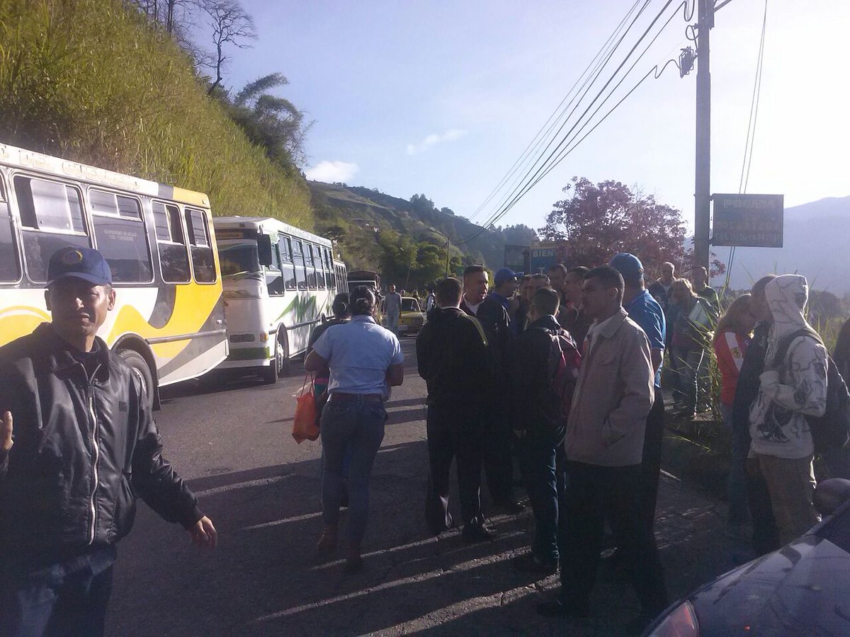 Protesta-de-transporte-en-Tabay