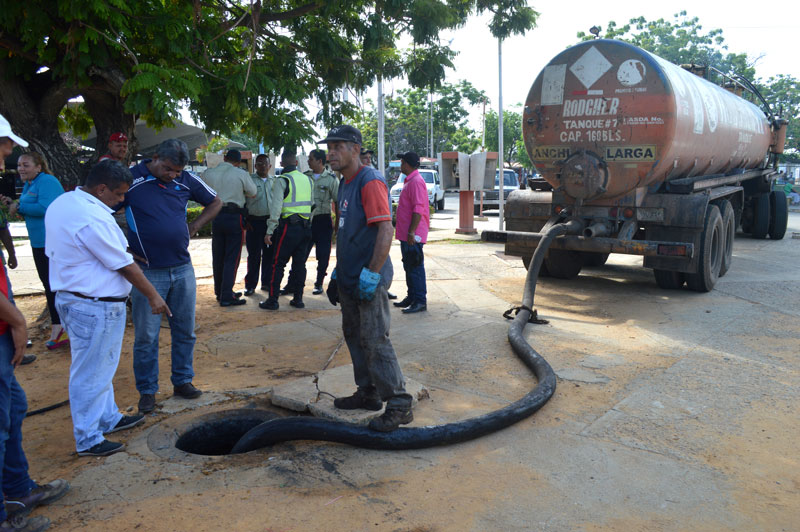 mantenimiento de bocas de visitas y colector en centro civico