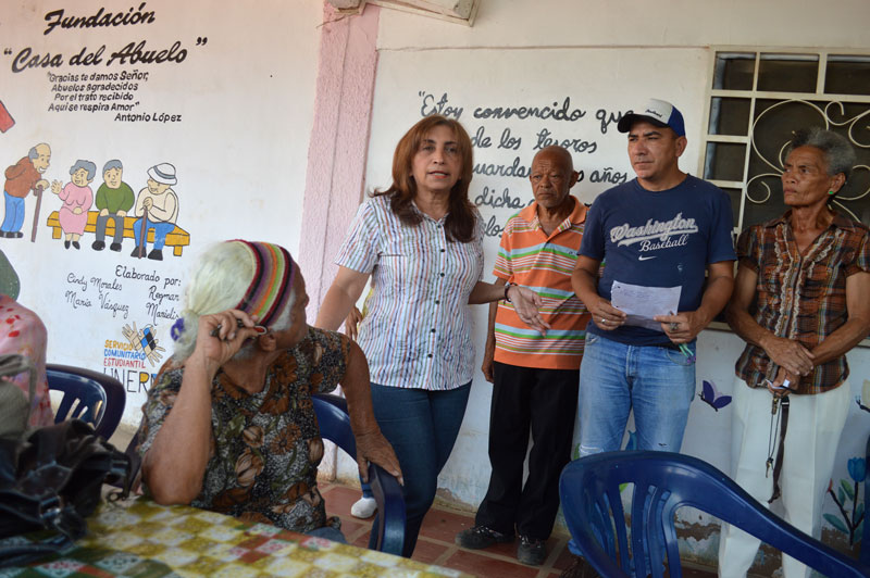 Primera Combatiente visita a casa de los abuelo en Cabimas