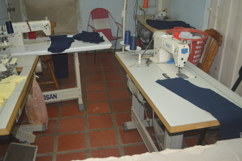 entrega de piezas para unifomres escolares