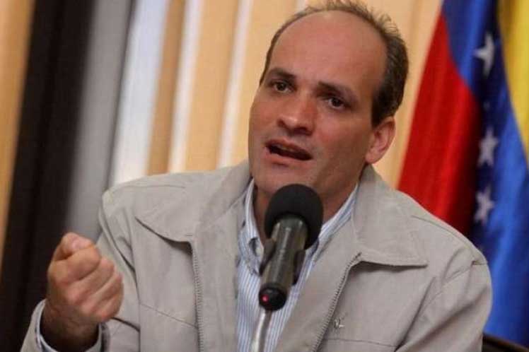 Ven-Ricardo-Menendez
