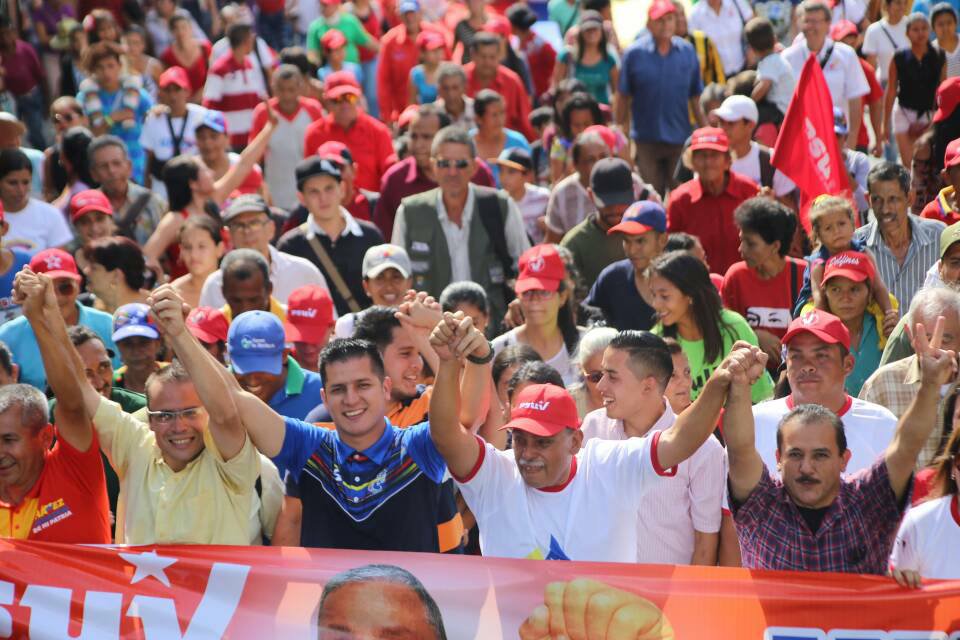 Pueblo sucrense resaplado a Nicolas Maduro
