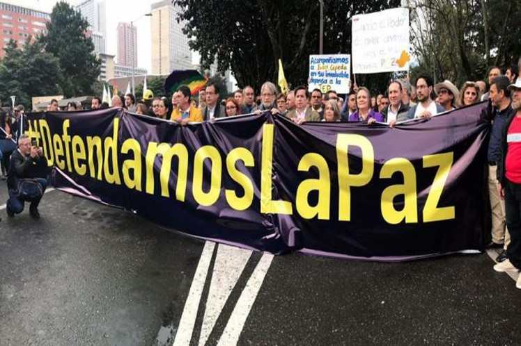 00-dsh-DefendamosPaz-colombia