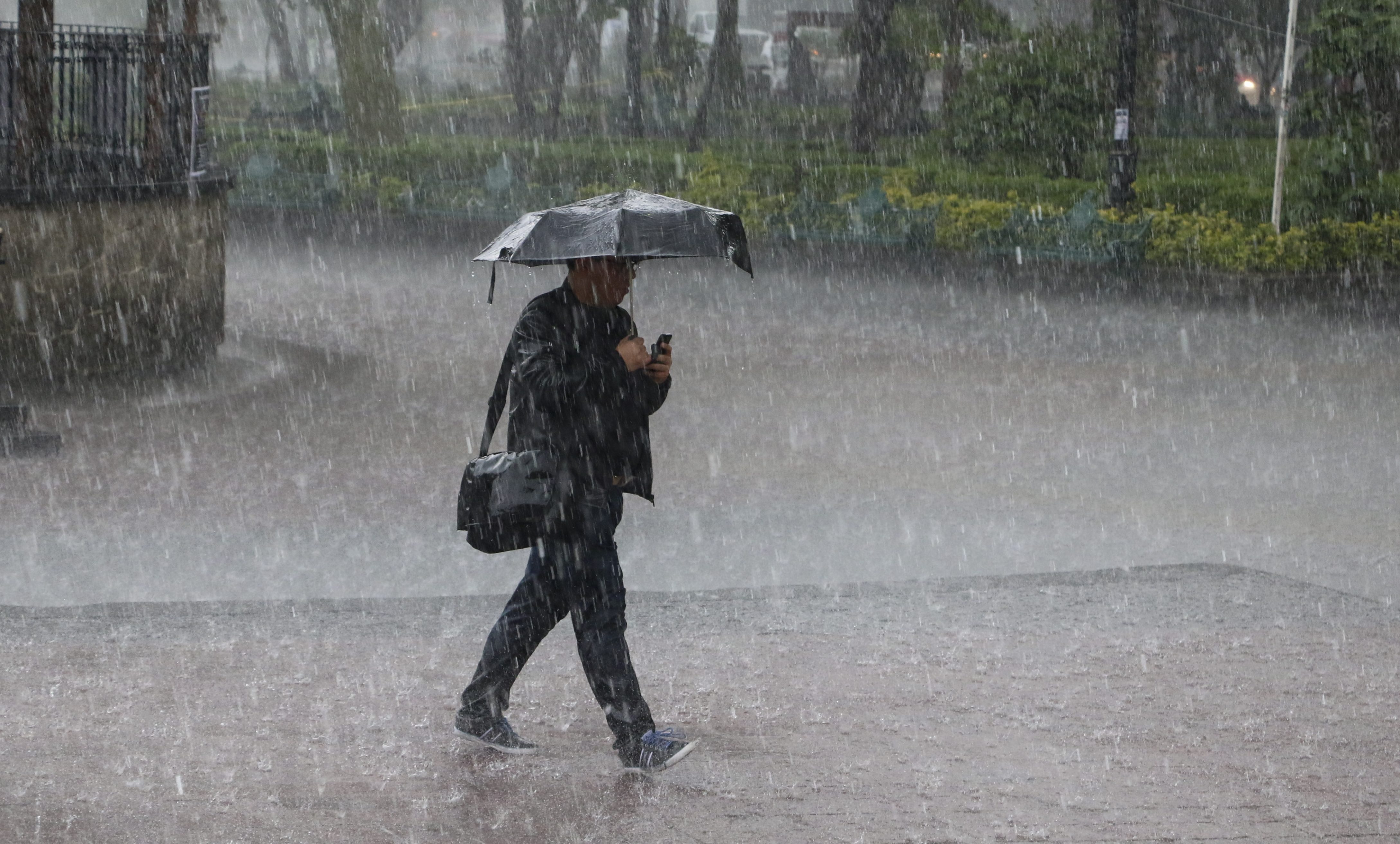Onda-tropical-N°-40-traerá-lluvias-en-mayor-parte-del-país