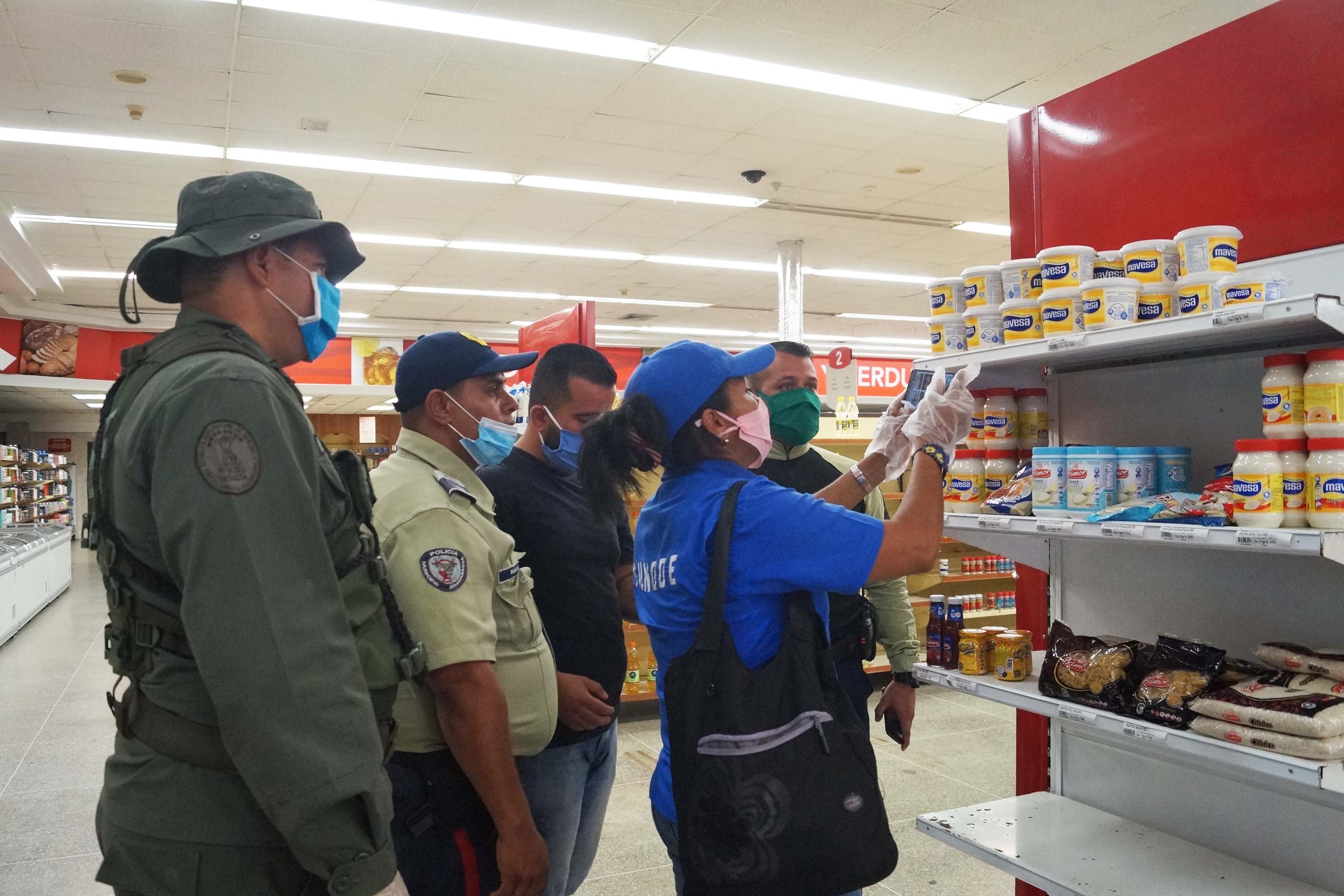 05-05-20 fiscalización de productos por el sundde y alcaldia (3)