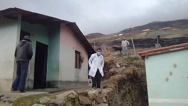 Médicos de Mucuchíes continúan despistaje del COVID19 casa a casa (Foto PAR)