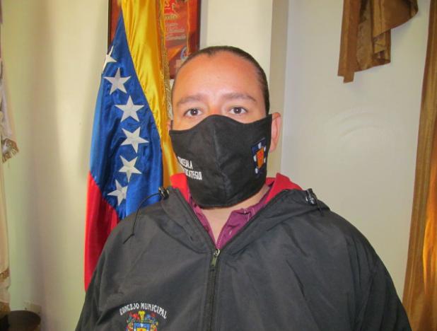Grenny Uzacategui prsidenta consejo municipal Libertador