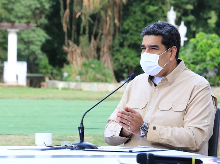 maduro-con-tapaboca_13-mayo
