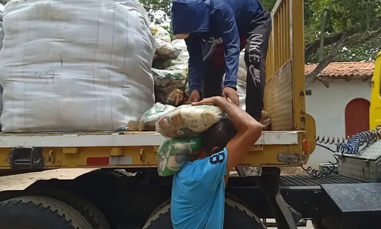 Distribuyen en municipio Mara 328 toneladas de alimentos CLAP