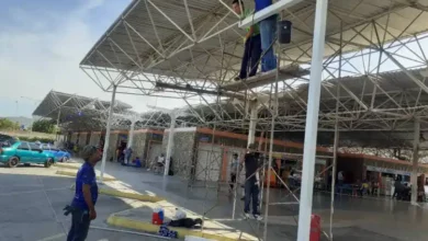 Alcaldía Gaspar Marcano repara techo del terminal de pasajeros del municipio