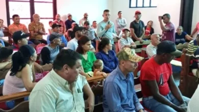 Campesinos de Semprúm se reúnen con representantes gubernamentales