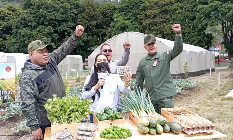 Ministra Greicys Barrios visitó experiencia productiva del Servicio de Alimentación del Ejército Bolivariano