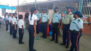 Miranda: Estudiantes de Santa Lucía participaron en programa "El Policía va a la Escuela" de formación de seguridad