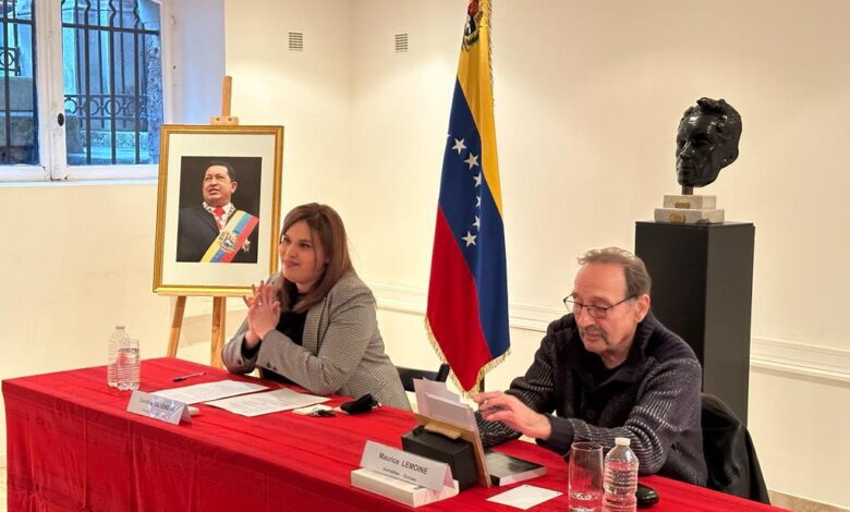 París: Embajada de Venezuela en Francia y grupos de solidaridad rinden homenaje al Comandante Chávez