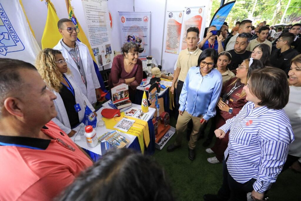 Más del 65% de estudiantes eligen carreras priorizadas en el SNI