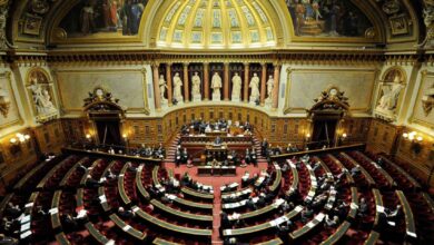 El parlamento francés adoptó con 349 votos a favor y 186 en contra, una nueva ley migratoria