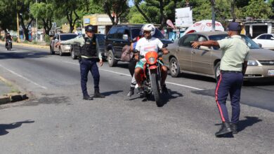 Motos