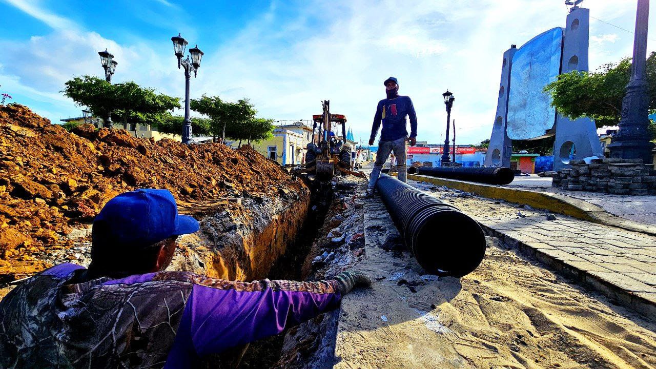 Maracaibo: Culmina con éxito instalación de 80 metros de colector en el Boulevard Santa Lucía