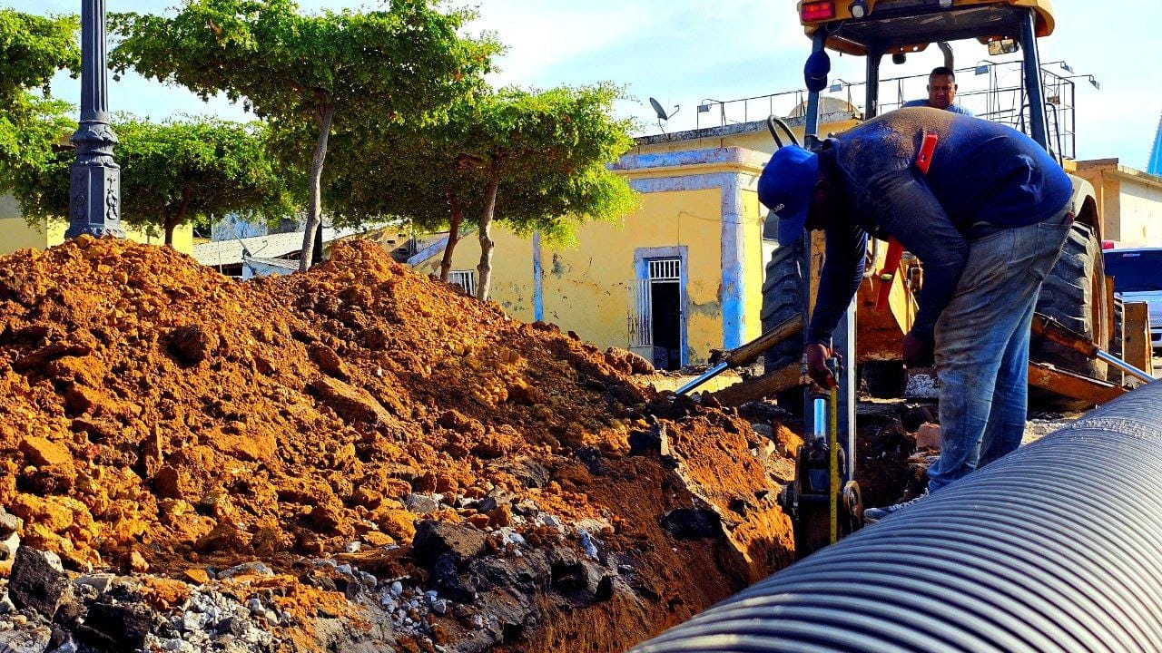 Maracaibo: Culmina con éxito instalación de 80 metros de colector en el Boulevard Santa Lucía