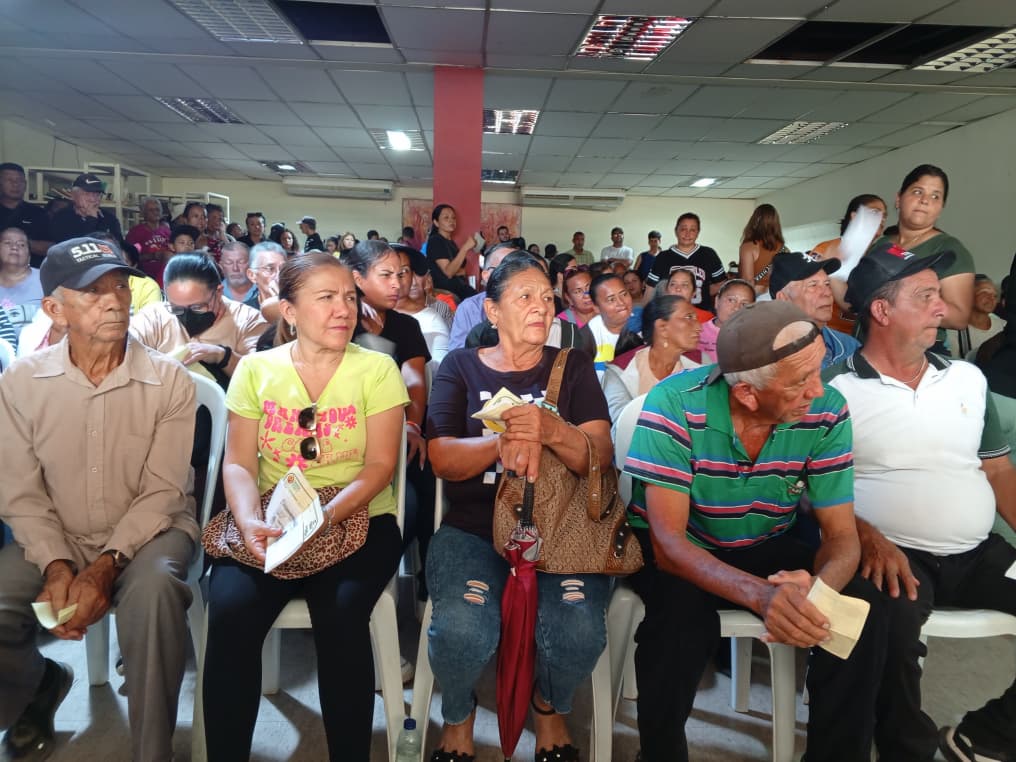 En el municipio Miranda entregaron 447 lentes correctivos de manera gratuita