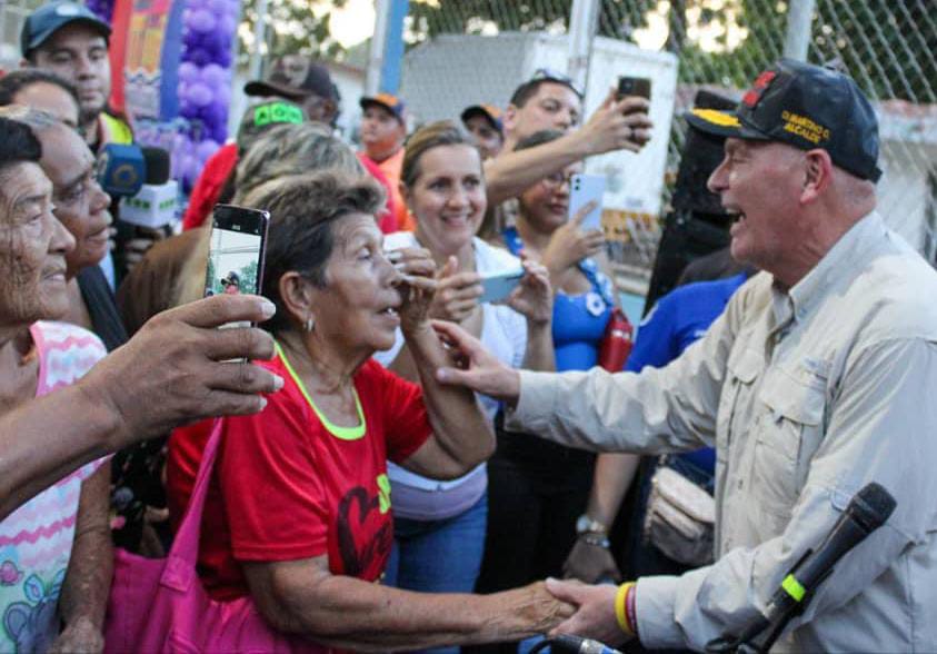 "En Navidad debe prevalecer la paz, la unidad y el amor”