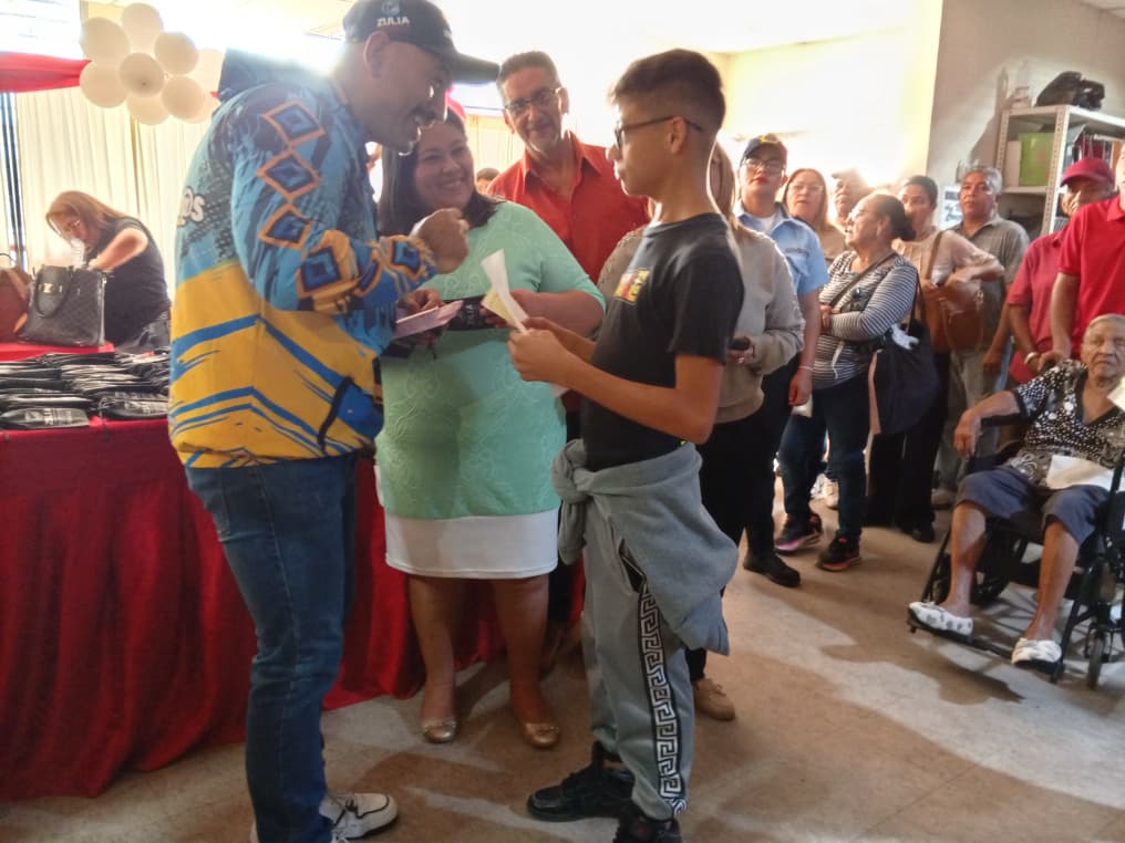 En el municipio Miranda entregaron 447 lentes correctivos de manera gratuita