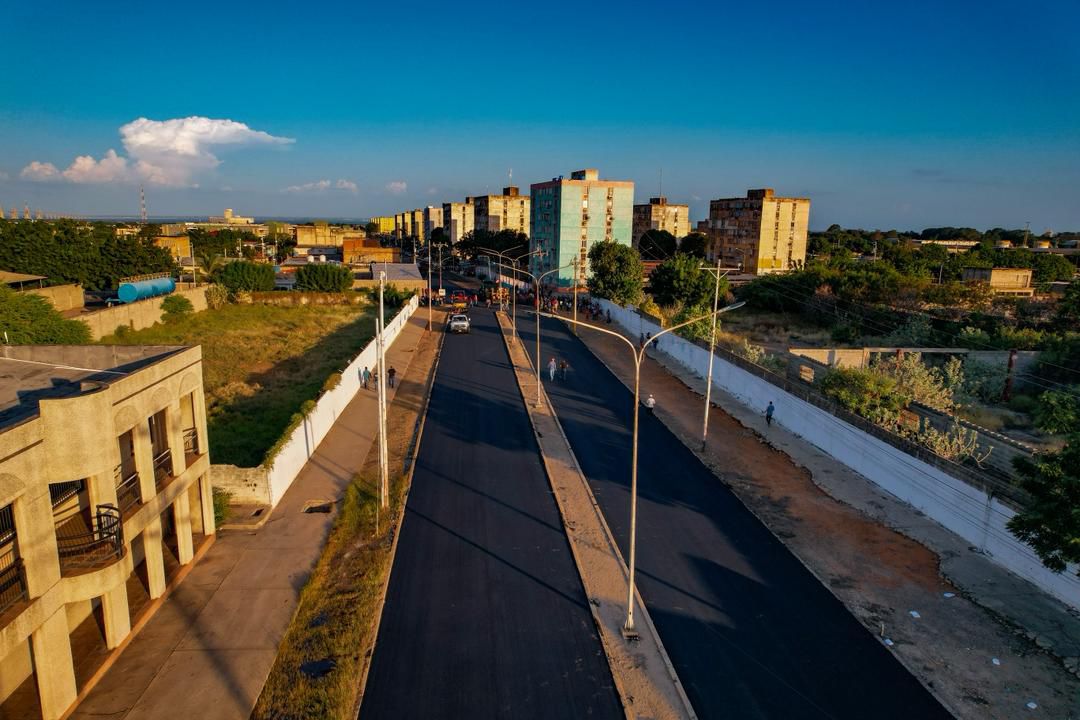 Zulia: Con 4.000 toneladas llega el Plan Estadal de Asfaltado 2025 al sector Ciudad del Sol de San Francisco