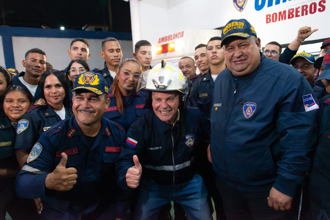 Funcionarios del Cuerpo de Bomberos de Maracaibo recibieron tarjeta de bonificación