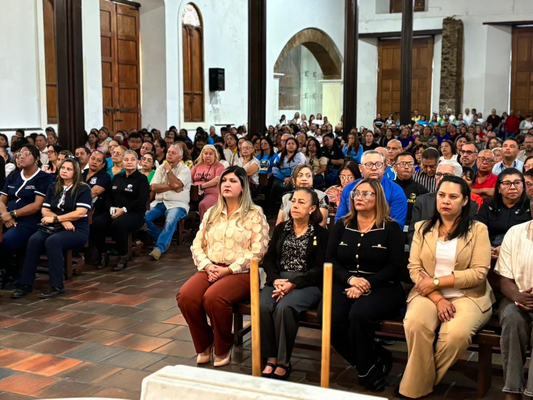 Zulia enaltece la labor docente con actos solemnes por el Día del Maestro 