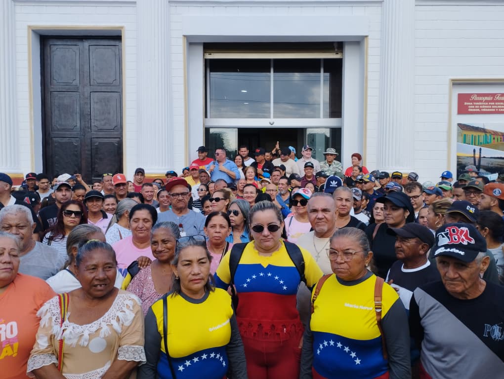 Zulia: Desde la Costa Oriental del Lago realizan concentración en apoyo a la soberanía y la liberación del Presidente Nicolás Maduro y de la Primera Dama Cilia Flores