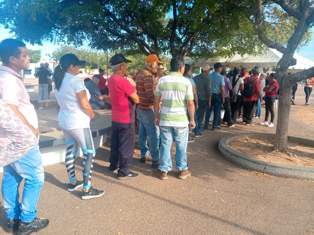 Zulia: En el municipio Miranda realizan recolección de firmas en apoyo al Presidente Nicolás Maduro y la Primera Dama Cilia Flores