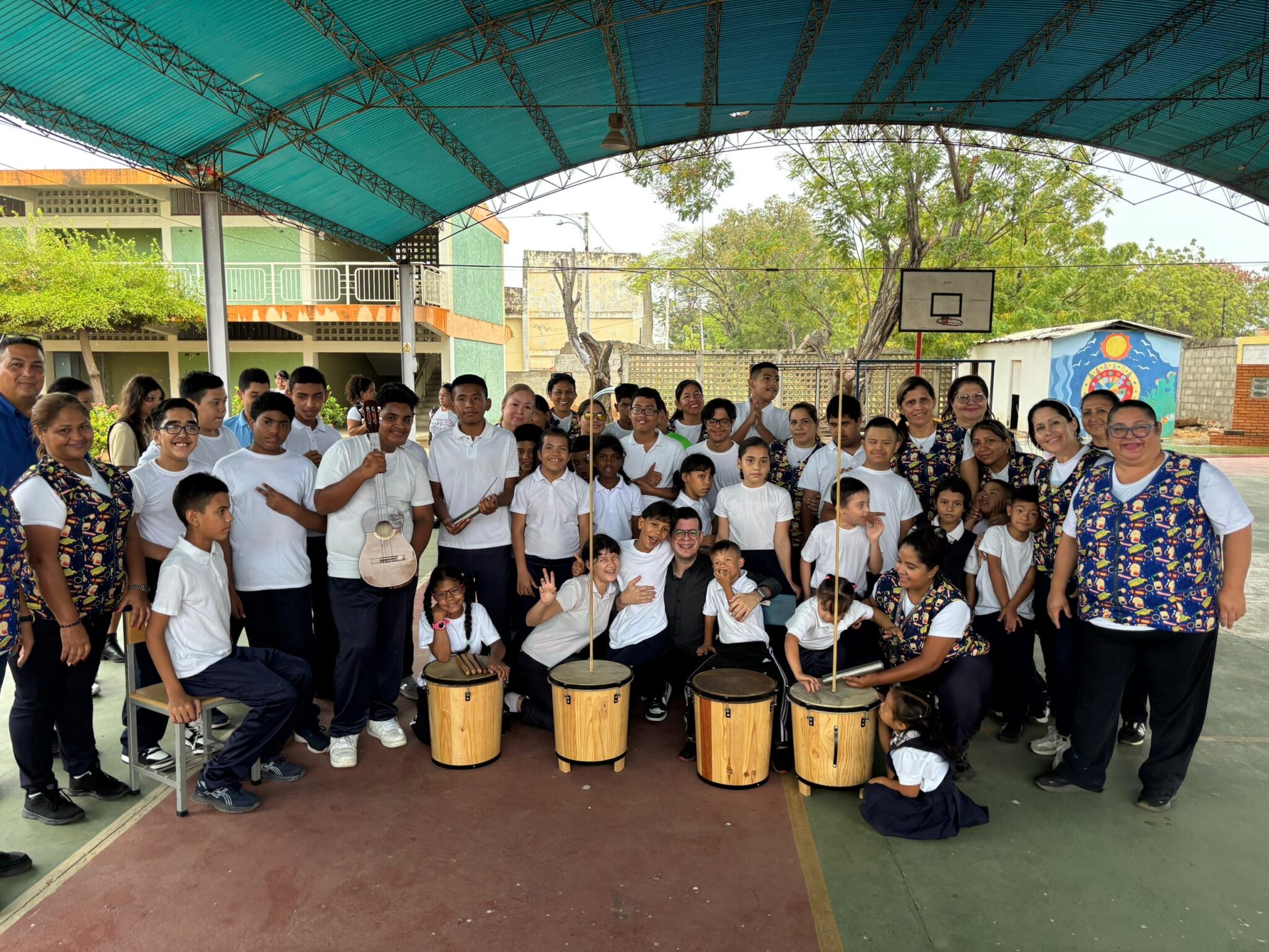 La Fundación Nacional de la Gaita fortalece su labor social y cultural con dotación de instrumentos al Instituto de Educación Especial Zulia