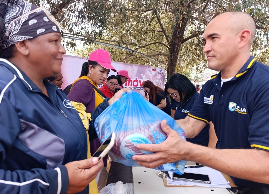 Se distribuyen más de 15 toneladas de alimentos