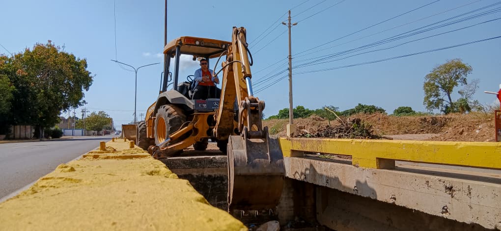 En San Francisco estado Zulia activan plan preventivo de limpieza en cañadas