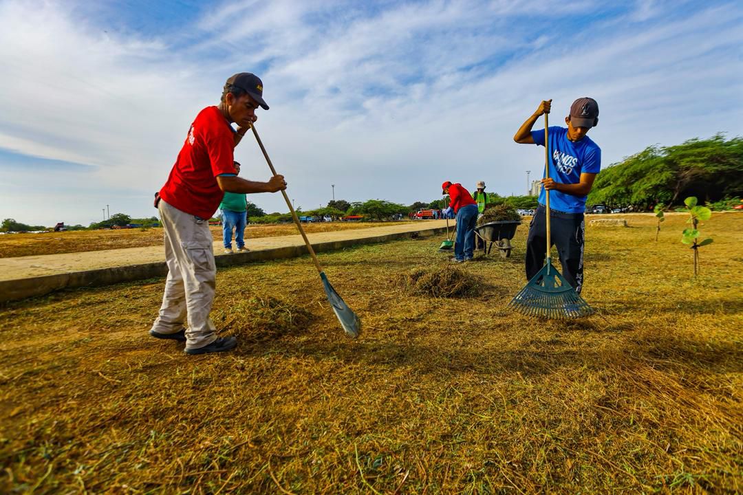 Trabajos de recuperación de ciclovía y patinódromo de Vereda del Lago II