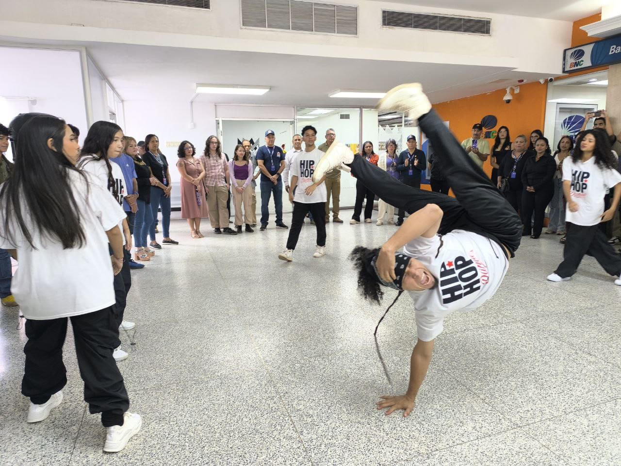 Exposición Colectiva “Juventud en Movimiento: memoria y transformación” muestra el talento de jóvenes artistas