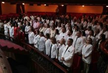 Gobierno de Carabobo entregó reconocimiento a médicos en su día