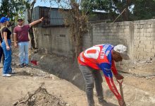 Alcaldesa Elizabeth Niño inspeccionó recolección de sedimentos en caños y canales de Naguanagua
