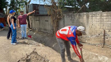 Alcaldesa Elizabeth Niño inspeccionó recolección de sedimentos en caños y canales de Naguanagua