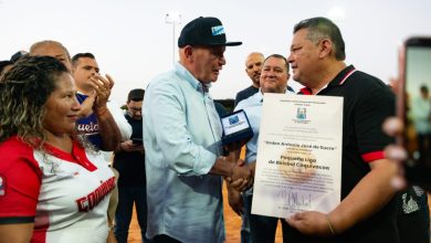 Alcaldía de Maracaibo entregó Orden Antonio José de Sucre a Pequeña Liga de Coquivacoa